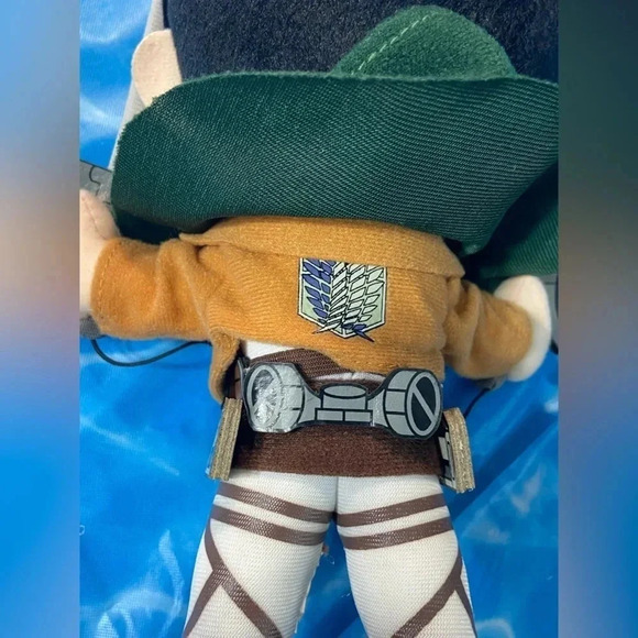 Attack on Titan - Funimation - Levi Ackerman with Swords Plush - Picture 13 of 14